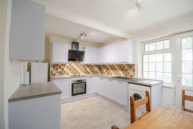 71, Derwent Avenue, Mansfield photo 2