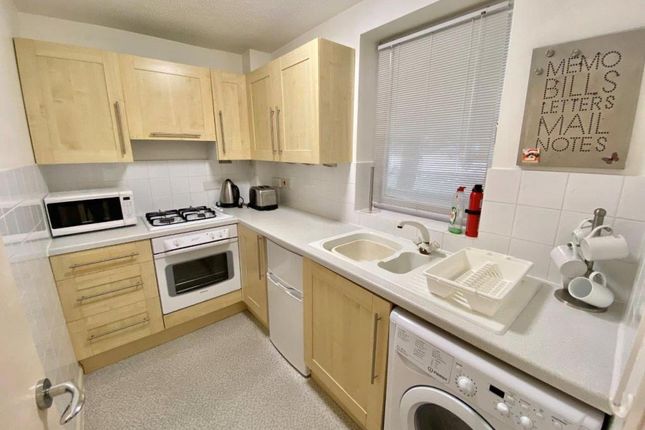 Thumbnail Flat to rent in Walden House, St Lukes Road South, Torquay