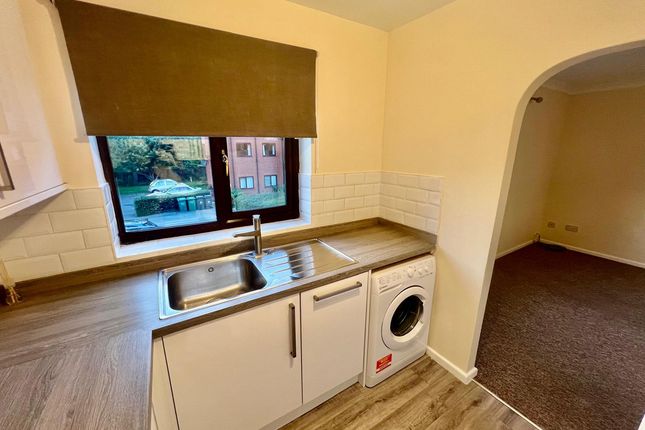 Flat Flat 9, Checketts Court, Droitwich Road, Worcester photo 2