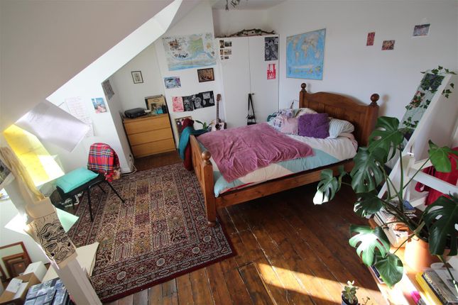 4, Stanmore View, Leeds photo 4