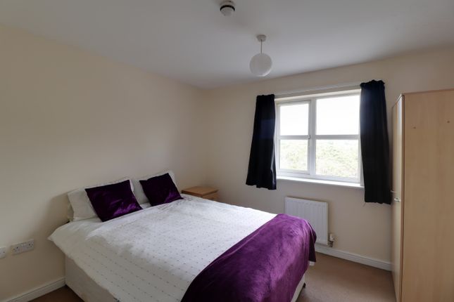 Thumbnail Room to rent in Room 4, Ingles Drive, Worcester