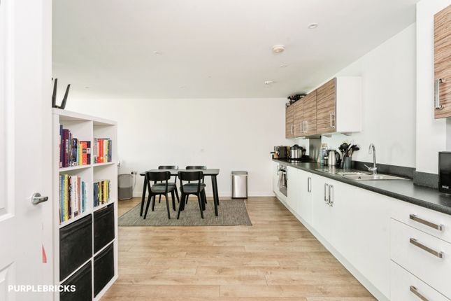 22 New Festival Avenue, London photo 4