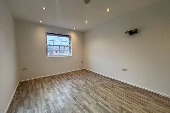 77b, Queens Road, Weybridge photo 2