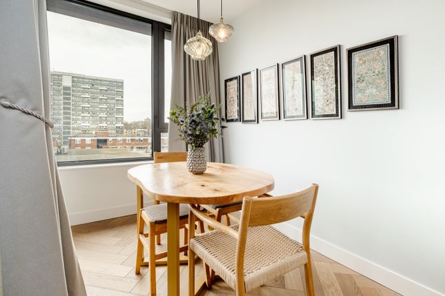 Flat 25, 8, Dawson Street, London photo 4