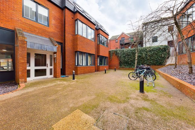 Flat for sale in Brand Street, Hitchin