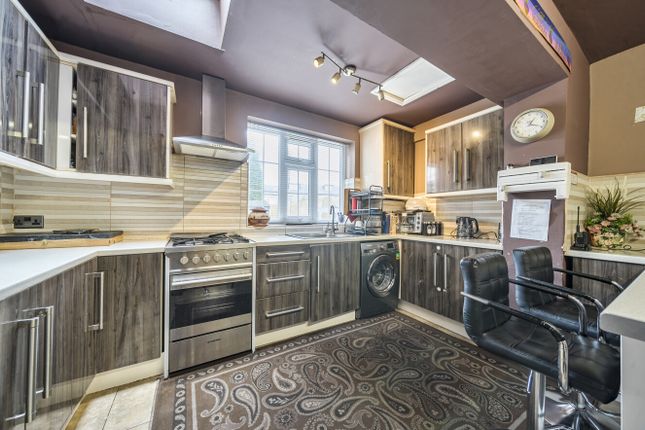 21, Charles Avenue, West Yorkshire photo 4