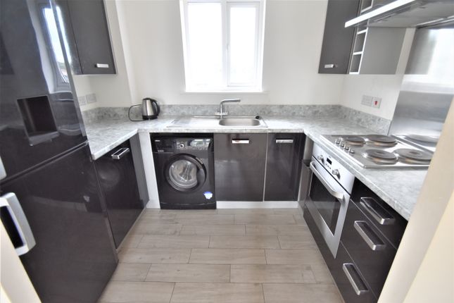 Flat to rent in Arras Road, Portsmouth
