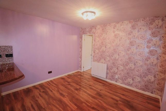 91, Greatmeadow, Northampton photo 5