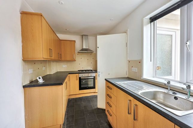 25 St. Cadocs Road, Pontypool photo 4