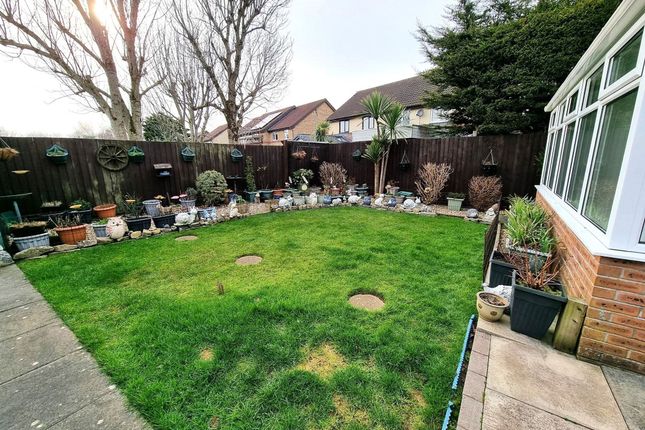 10 Greenacres, Barry photo 4