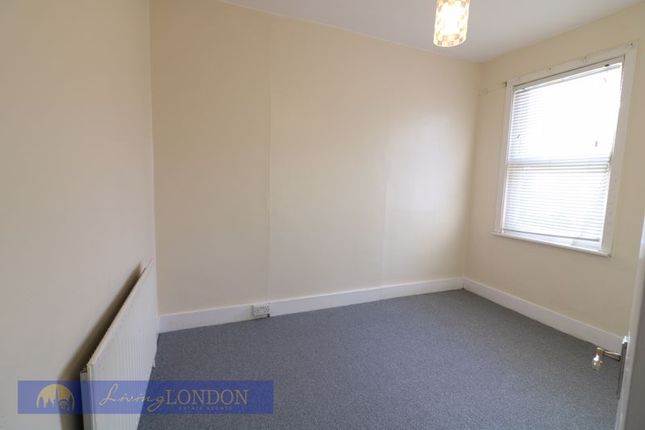 Terraced house to rent in Forest Road, London