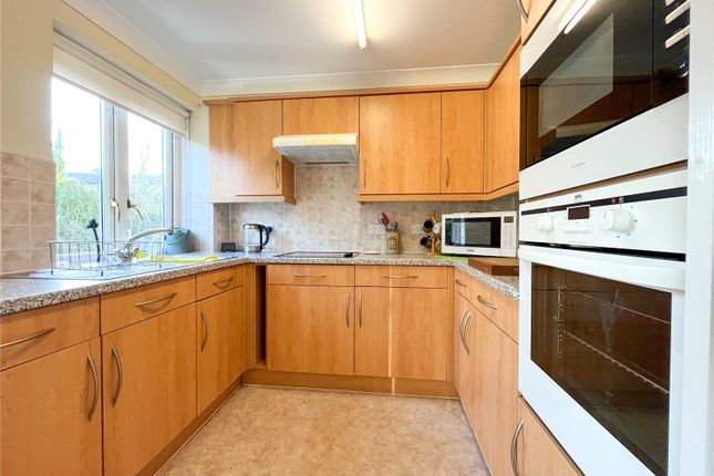 29, Warburton Court, Uppermill photo 4