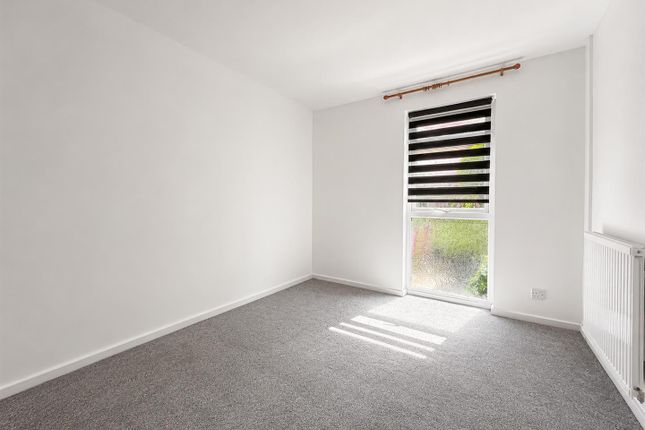 40, King Arthur Close, Cheltenham photo 5
