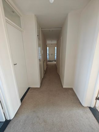 flat 57, Halliday Crescent, Southsea photo 4