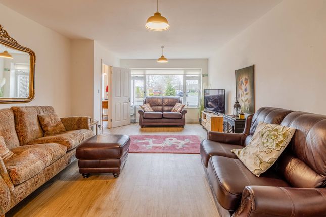 14 St. Marys Close, Southam photo 4