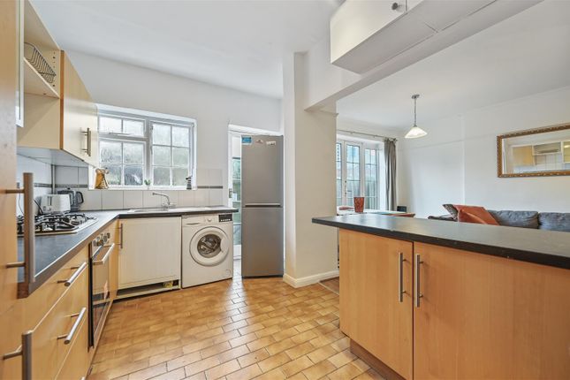 34, Friars Way, London photo 3