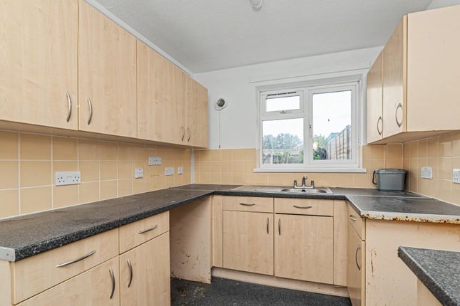 23 Carnoustie, Bracknell photo 5