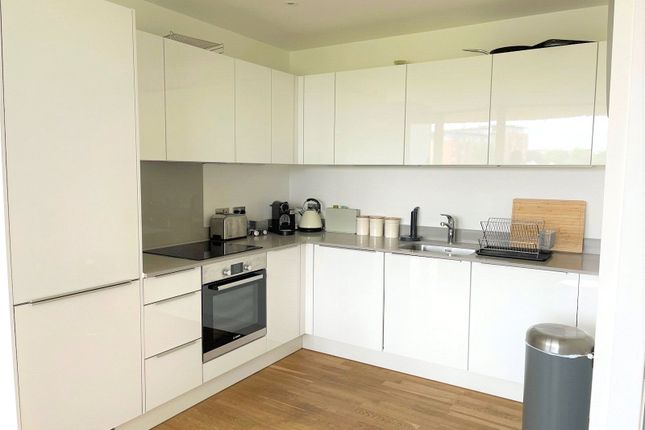 Flat to rent in Dewey Court, 7 St. Marks Square, Bromley