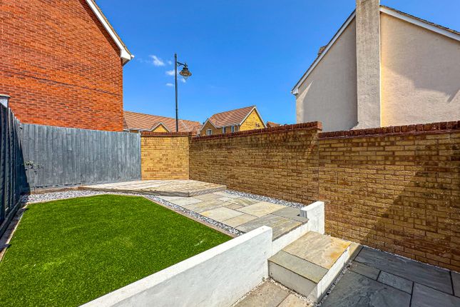 88 Waterleaze, Taunton, Somerset photo 3