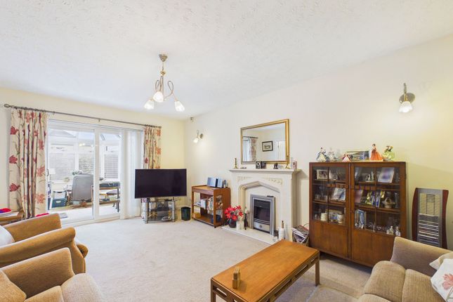 10 Rheda Close, Frizington photo 2