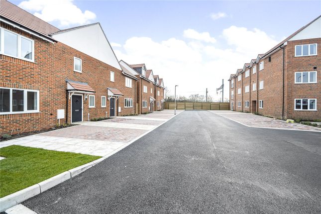 Flat for sale in Coudray Mews, Padworth, Reading