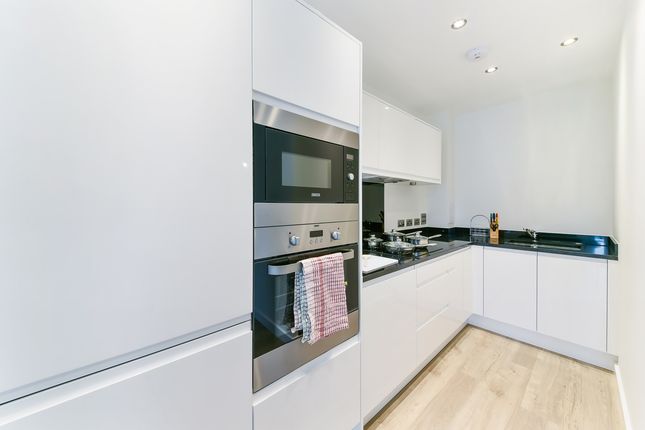 Flat 45,, Viscount House, Regency Heights, London photo 4