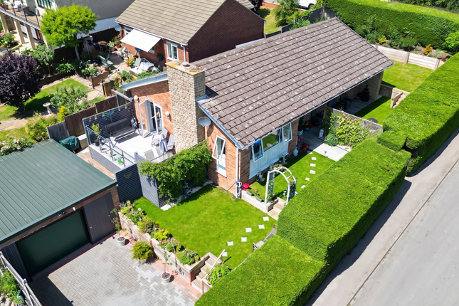 3-bed house on Le Dolomiti, Whybornes Chase, Sheerness, £415,000