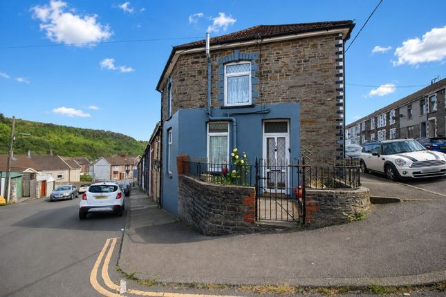 14, Cribbyn Ddu Street, Pontypridd photo 2