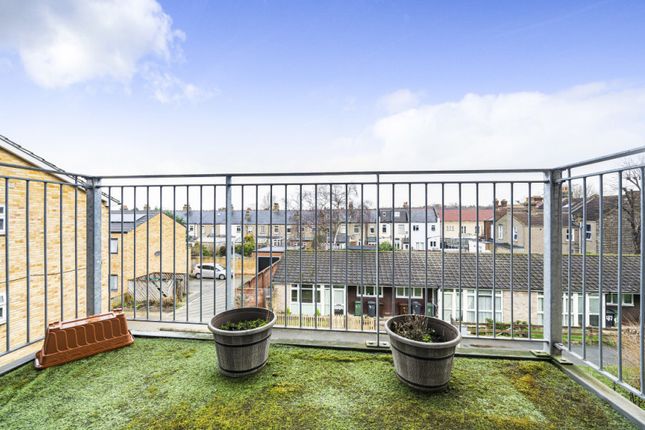 Flat for sale in Titley Close, Chingford