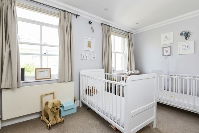 64a, Battersea High Street, London photo 4