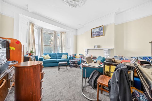 53 Stapleton Hall Road, London photo 2