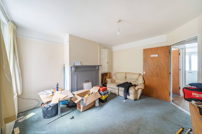 Thumbnail Property to rent in Sydenham Road, Guildford