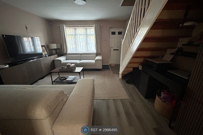 Shire Close, Shaw, Swindon photo 5