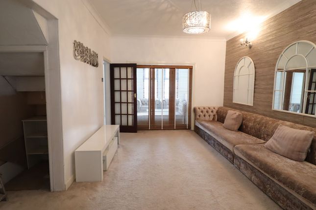 32 Copperfield Street, Blackburn photo 5