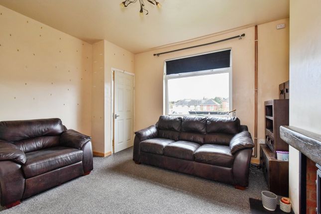 22, Maengwynne, Carmarthenshire photo 2