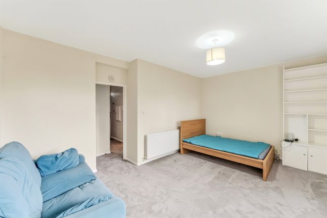 49, Smithwood Close, London photo 4