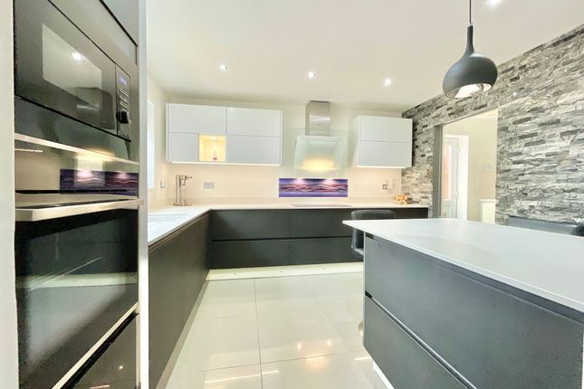 1 Audmore Court, Stafford photo 2