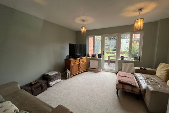 22, Chapel Meadow, Tring photo 2