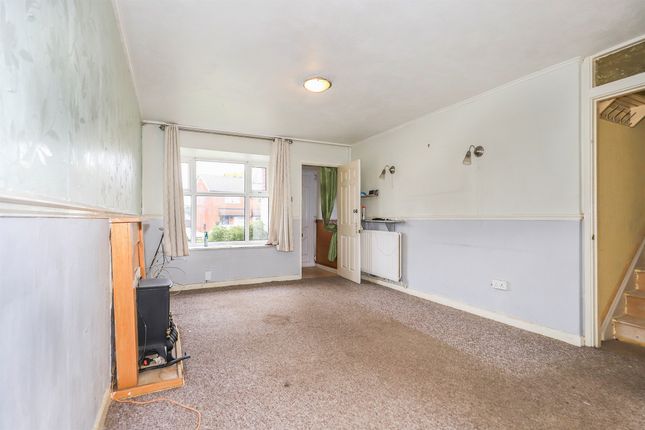 32, Woodcock Gardens, Wolverhampton photo 3