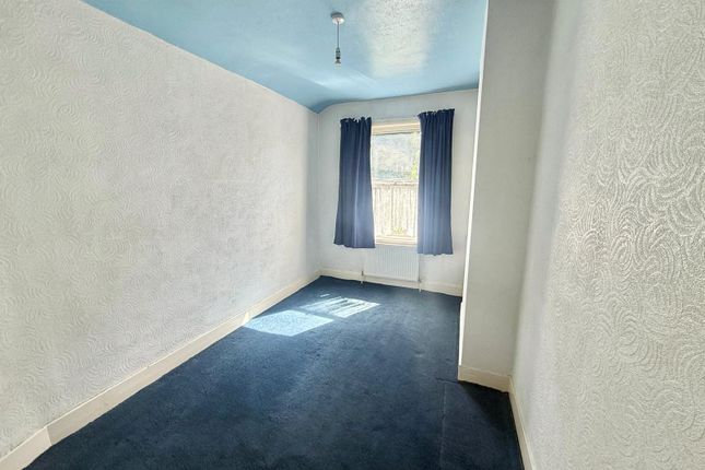 58, Ridgway Road, Luton photo 2