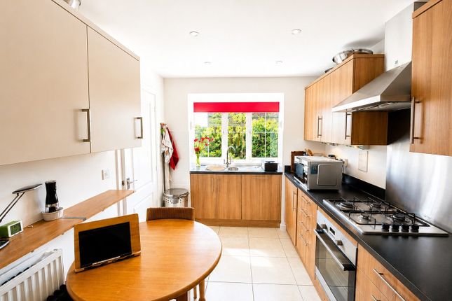 10, Northcliffe, Bexhill on Sea photo 2