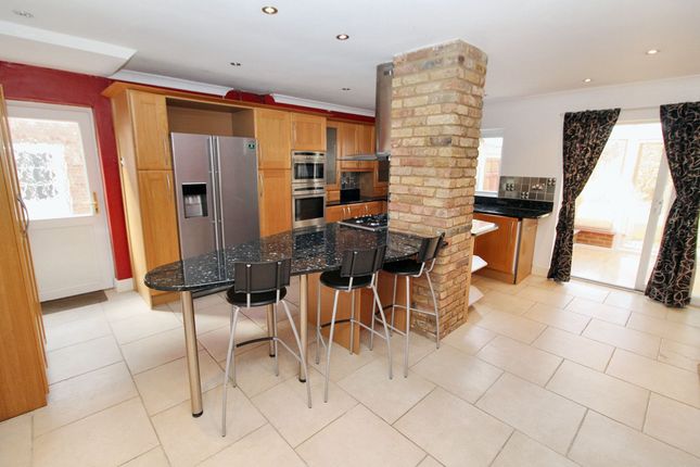 125 Cedar Avenue, High Wycombe photo 2