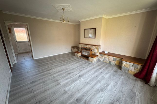 4, Leazes Rise, Peterlee photo 2