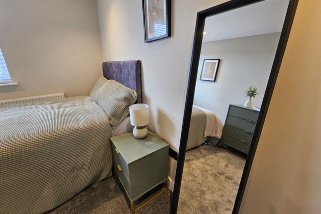 44, Maidstone photo 2