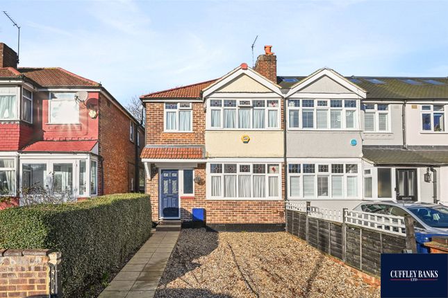 End terrace house for sale in Jubilee Road, Perivale, Middlesex
