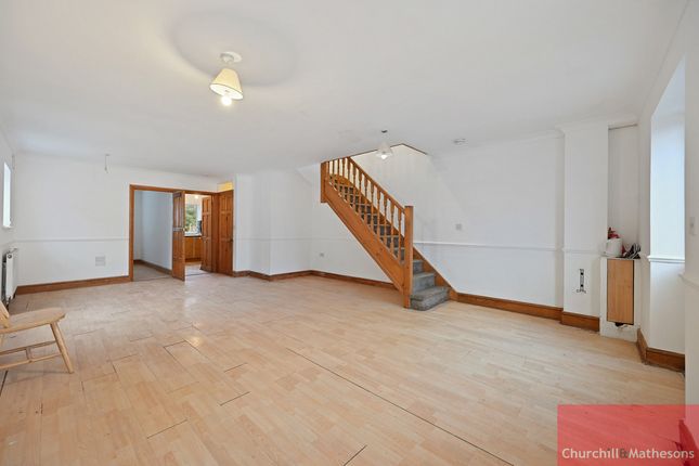 93A, Costons Avenue, Greenford photo 2