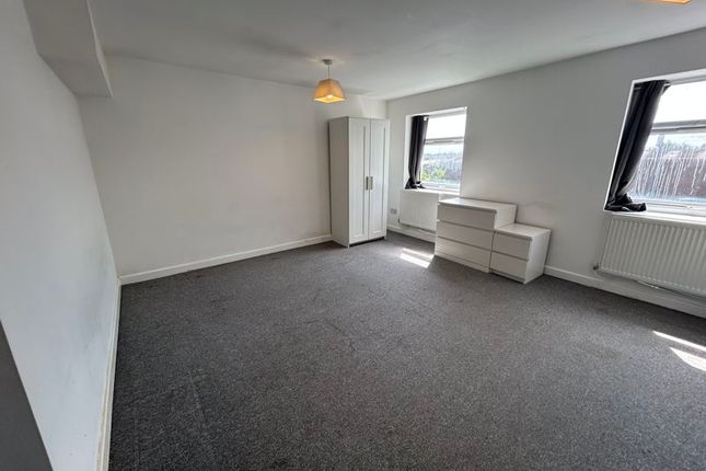 48, Recreation Drive, Mansfield photo 4