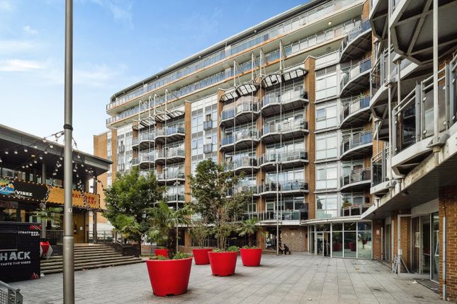 Thumbnail Flat for sale in Gerry Raffles Square, London