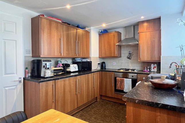 7 Roding Lodge, Royston Gardens, Ilford photo 3