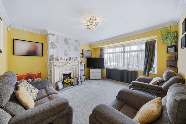 17 Lea Gate Close, Bolton photo 4